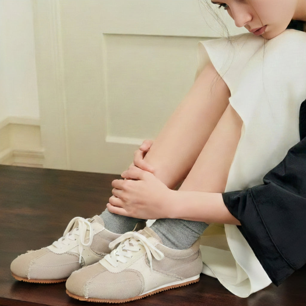 The Dual Stride Women‘s Distressed Ballet Canvas Low-Top Trainers