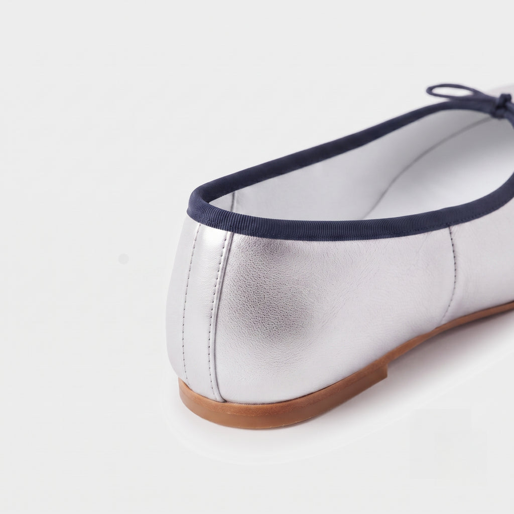 The Dual Strride Women's Silver Soft Tabi Flats