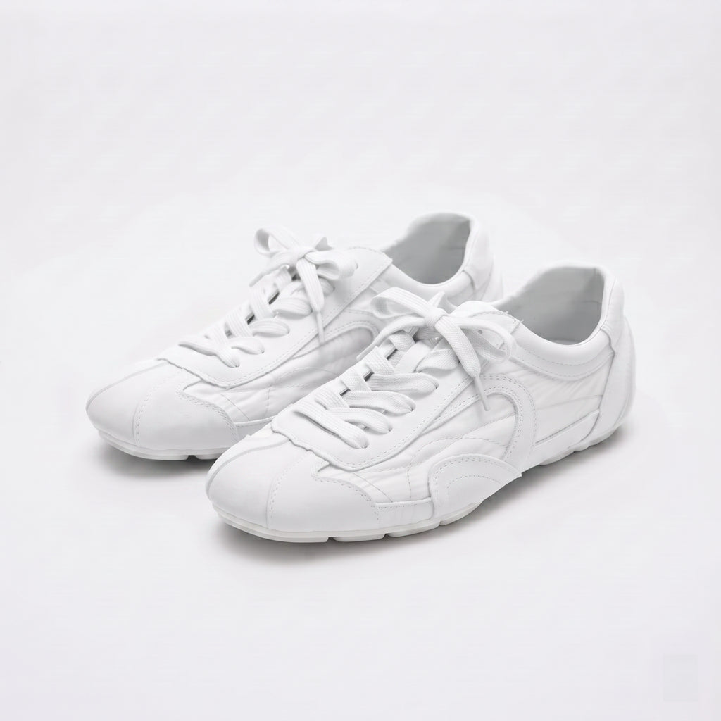 The Dual Stride Women‘s  Retro  White Trainer