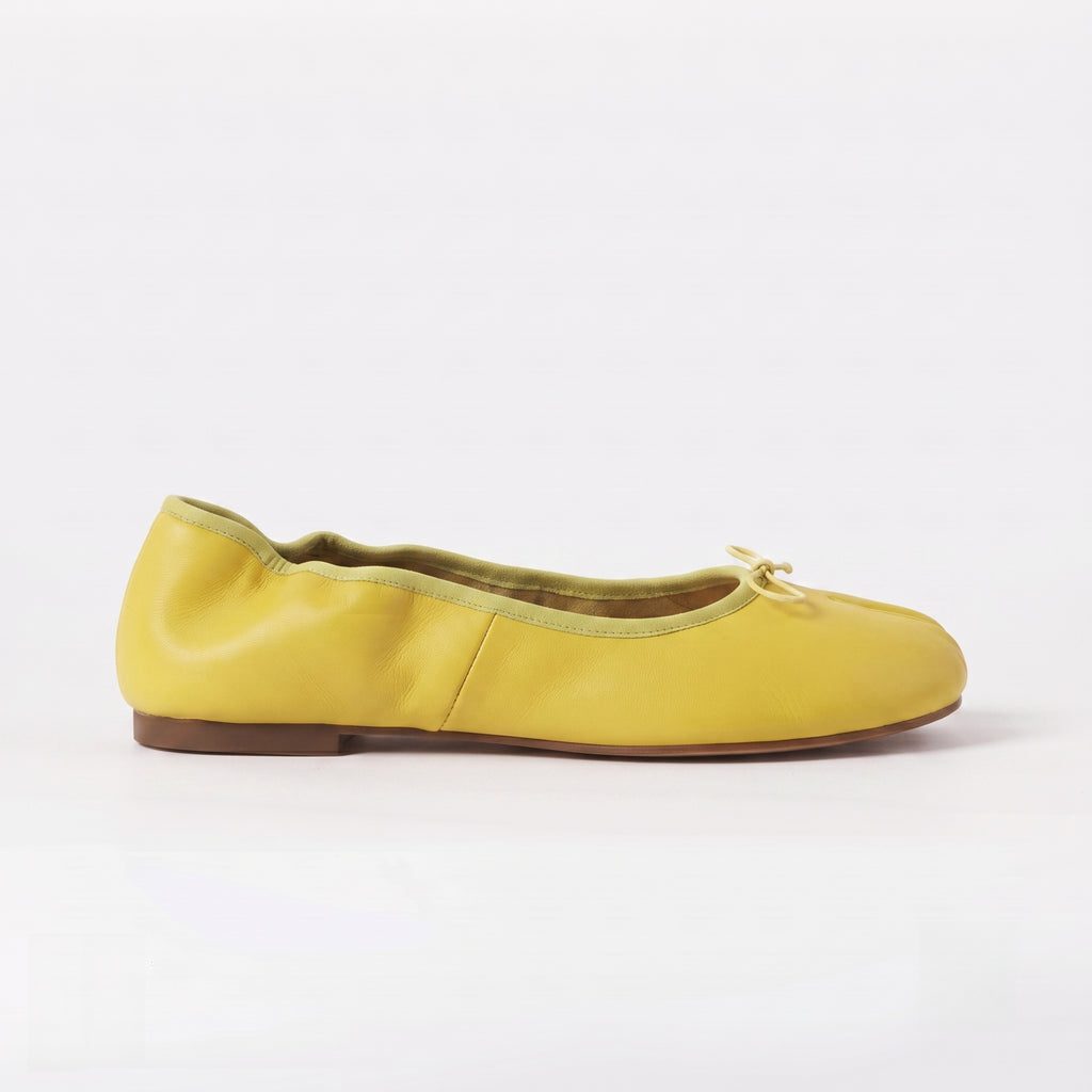The Dual Stride Women Yellow Tabi Flats