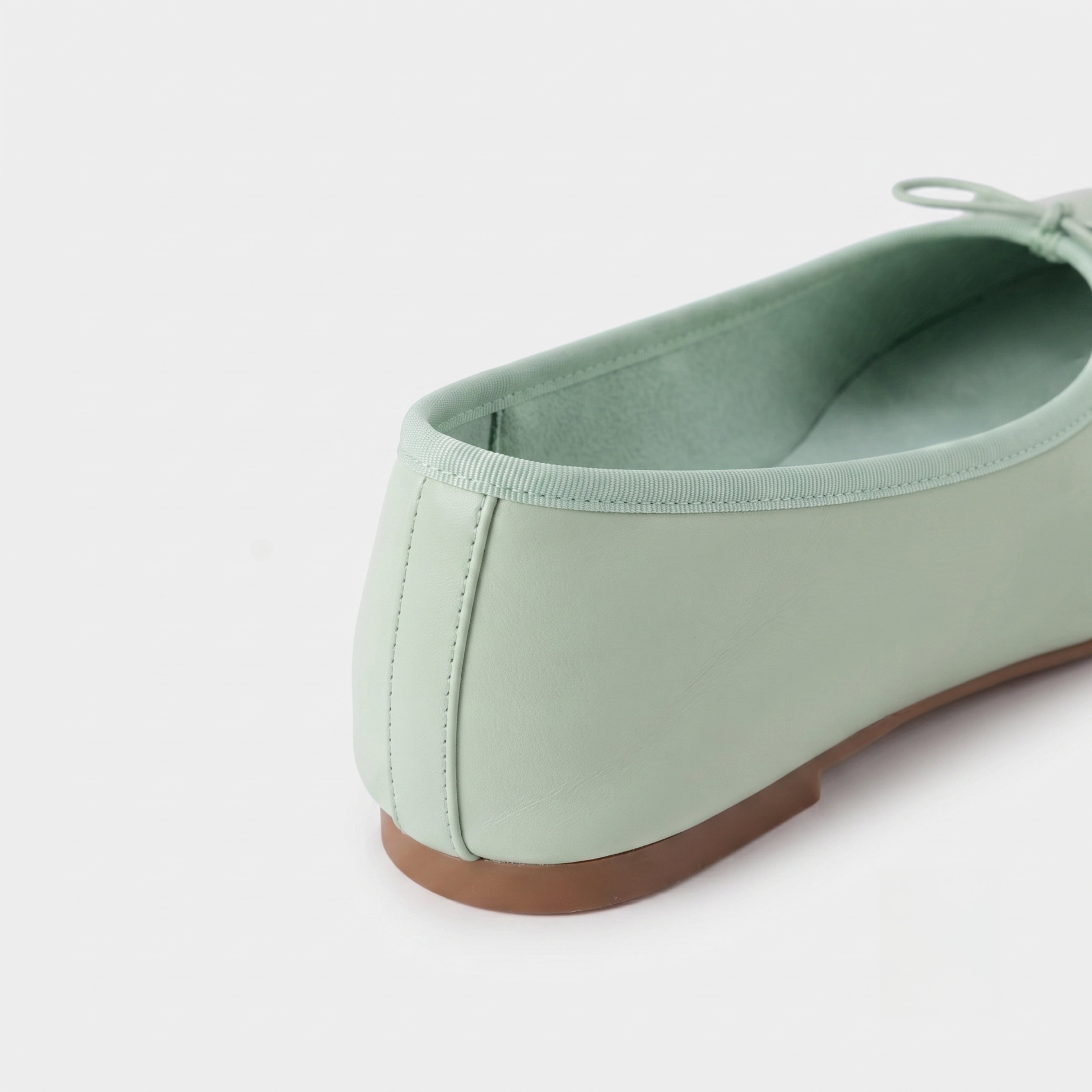 The Dual Stride Women Green Tabi Flats
