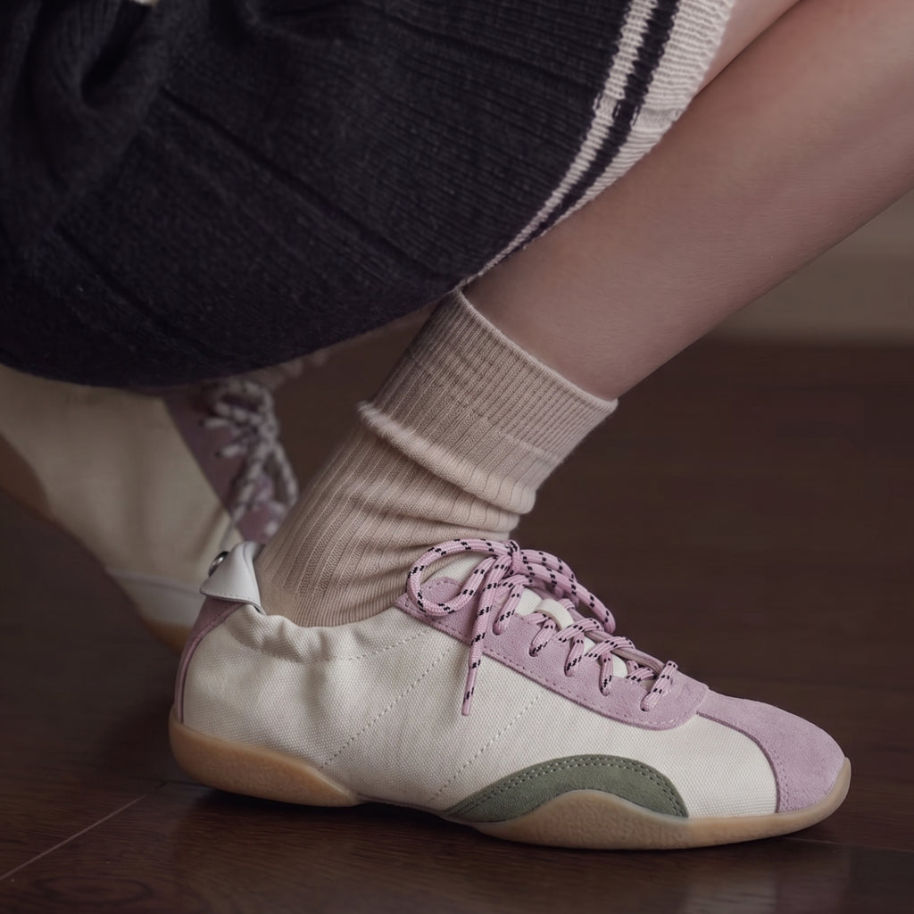 The Dual Stride White Casual Retro Low-Top Sneakers