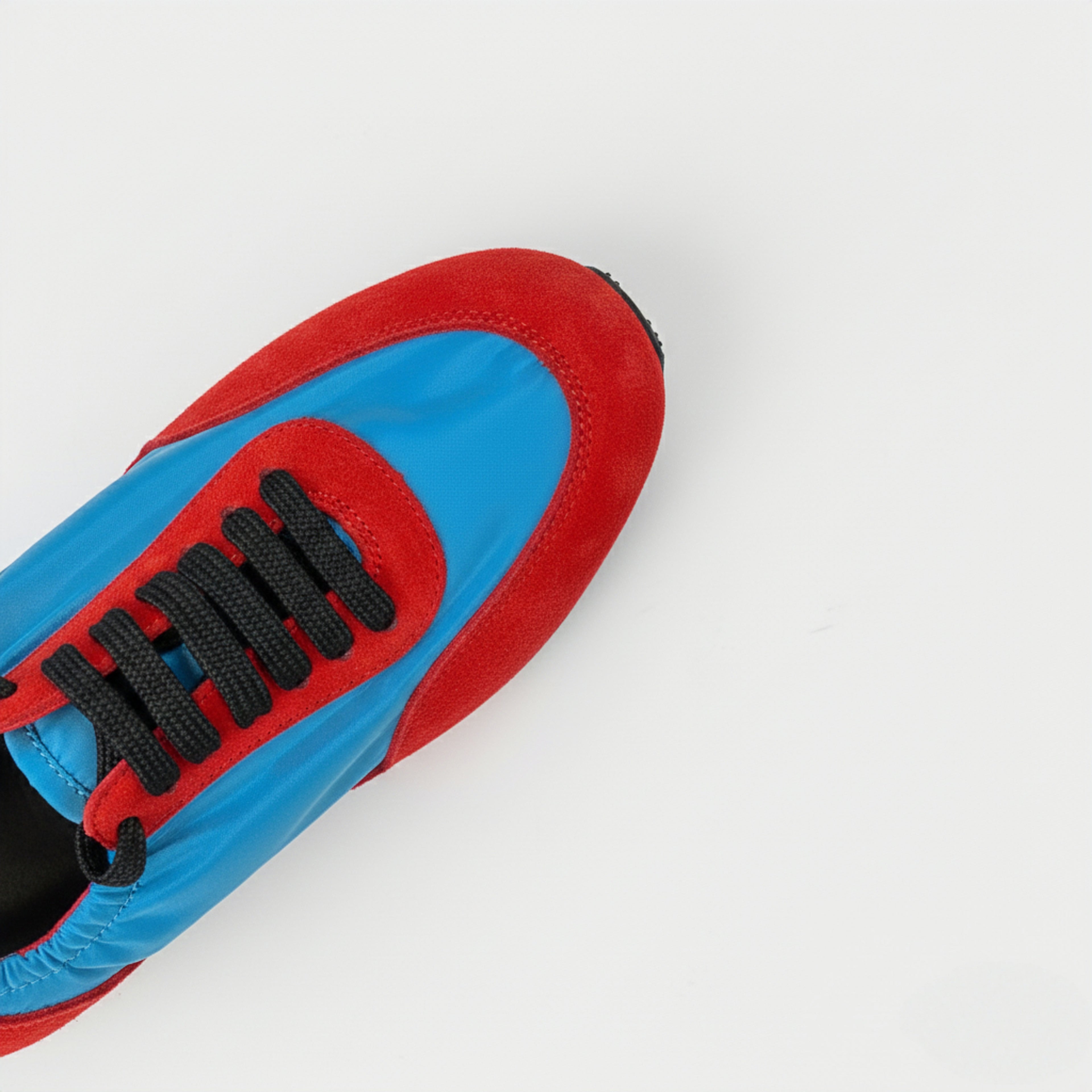 The Dual Stride Women‘s Color-Blocking Light Flat Sneakers