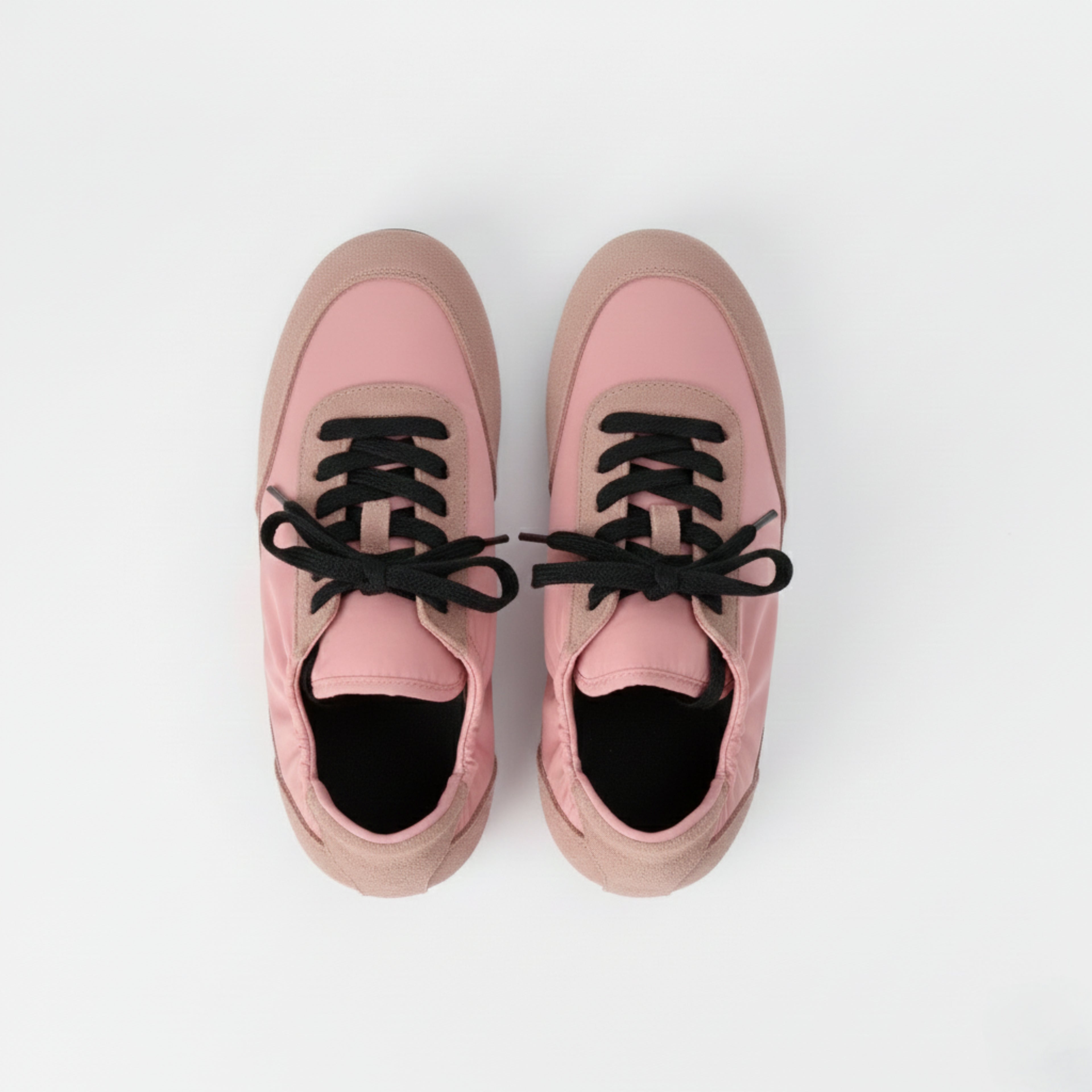 The Dual Stride Women‘s Pink Light Flat Sneakers