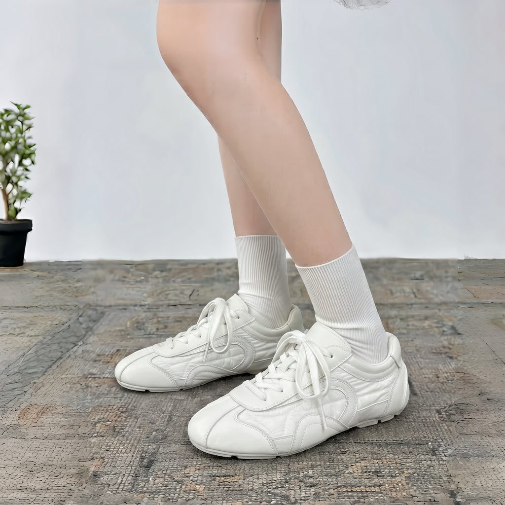 The Dual Stride Women‘s  Retro  White Trainer
