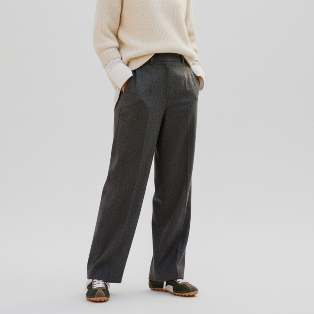 The Dual Stride Women's Soft Retro Green Sneakers