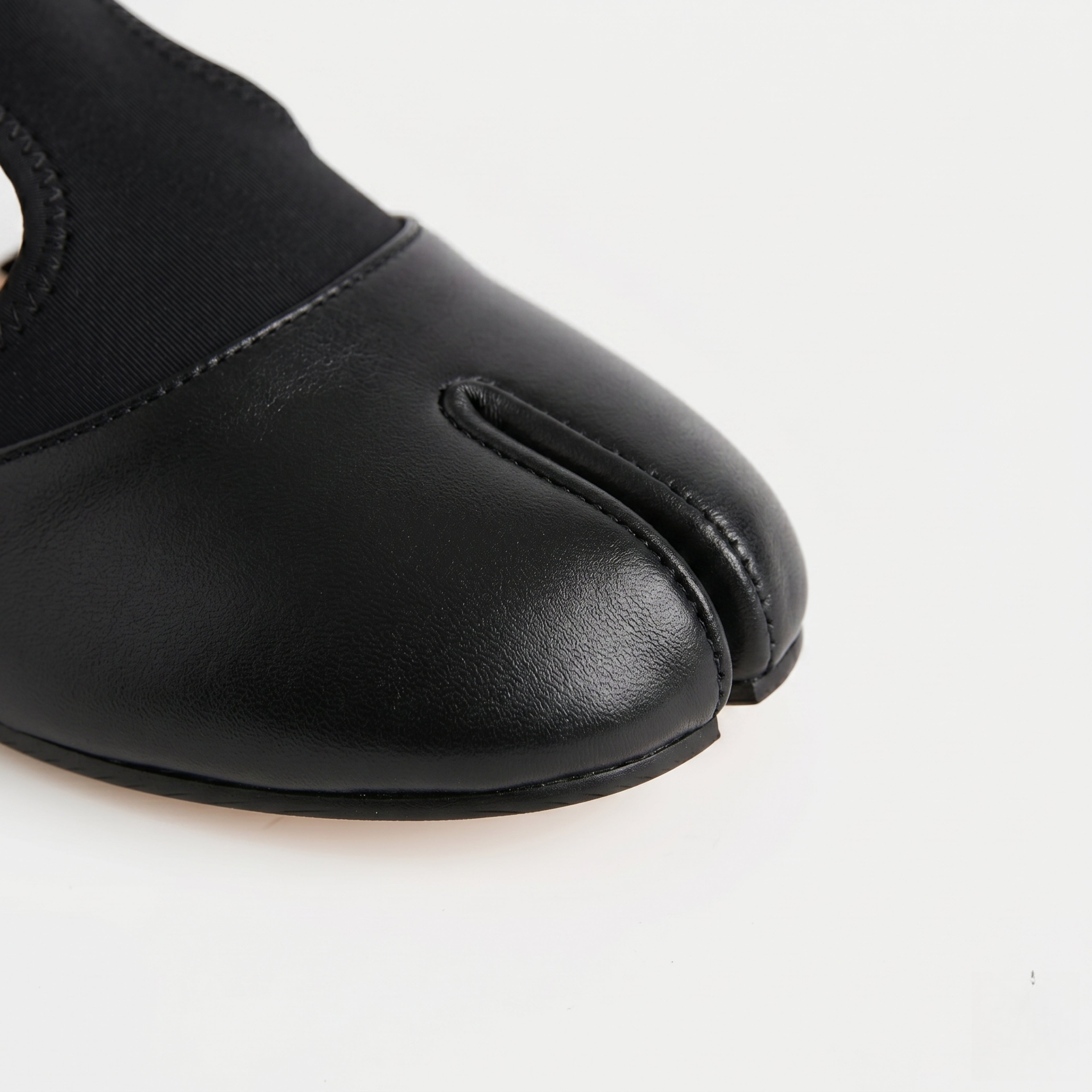 The Dual Stride Black Modern Minimalist Tabi-Style Flats