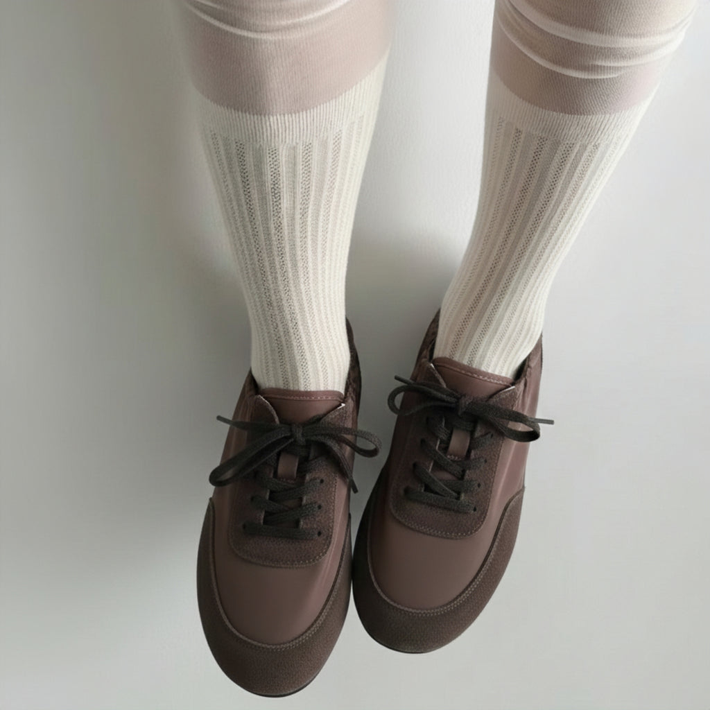 The Dual Stride Women‘s Chocolate Light Flat Sneakers