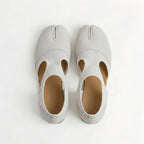 Les Ballerines Blanches Modernes Minimalistes Double Enjambée Style Tabi