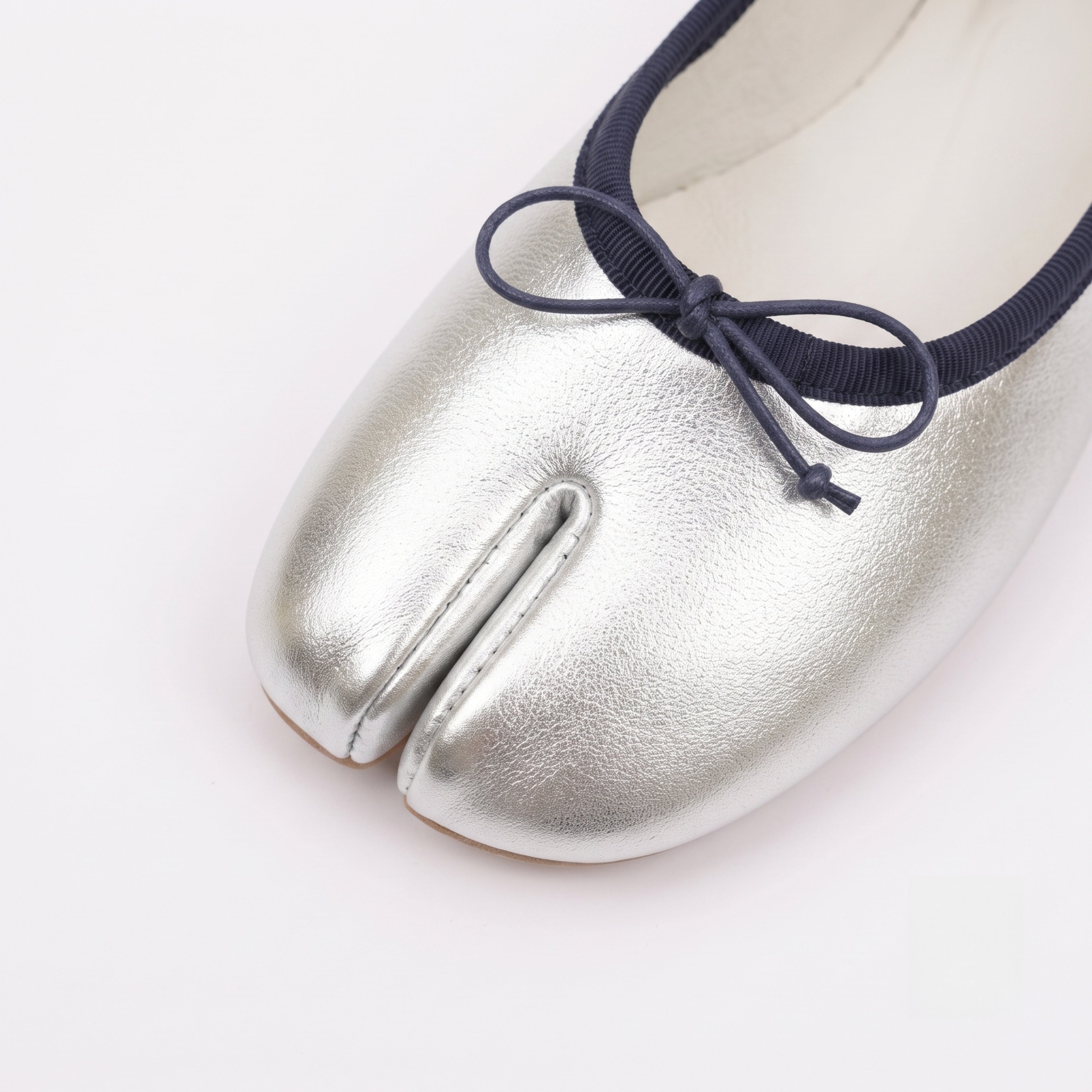 The Dual Strride Women's Silver Soft Tabi Flats