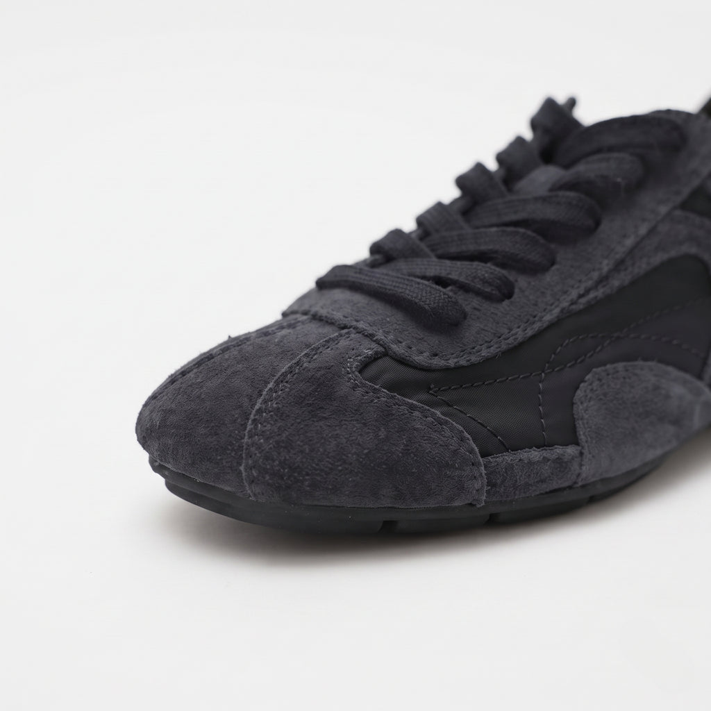 The Dual Stride Women‘s  Retro  Dark Blue Trainer