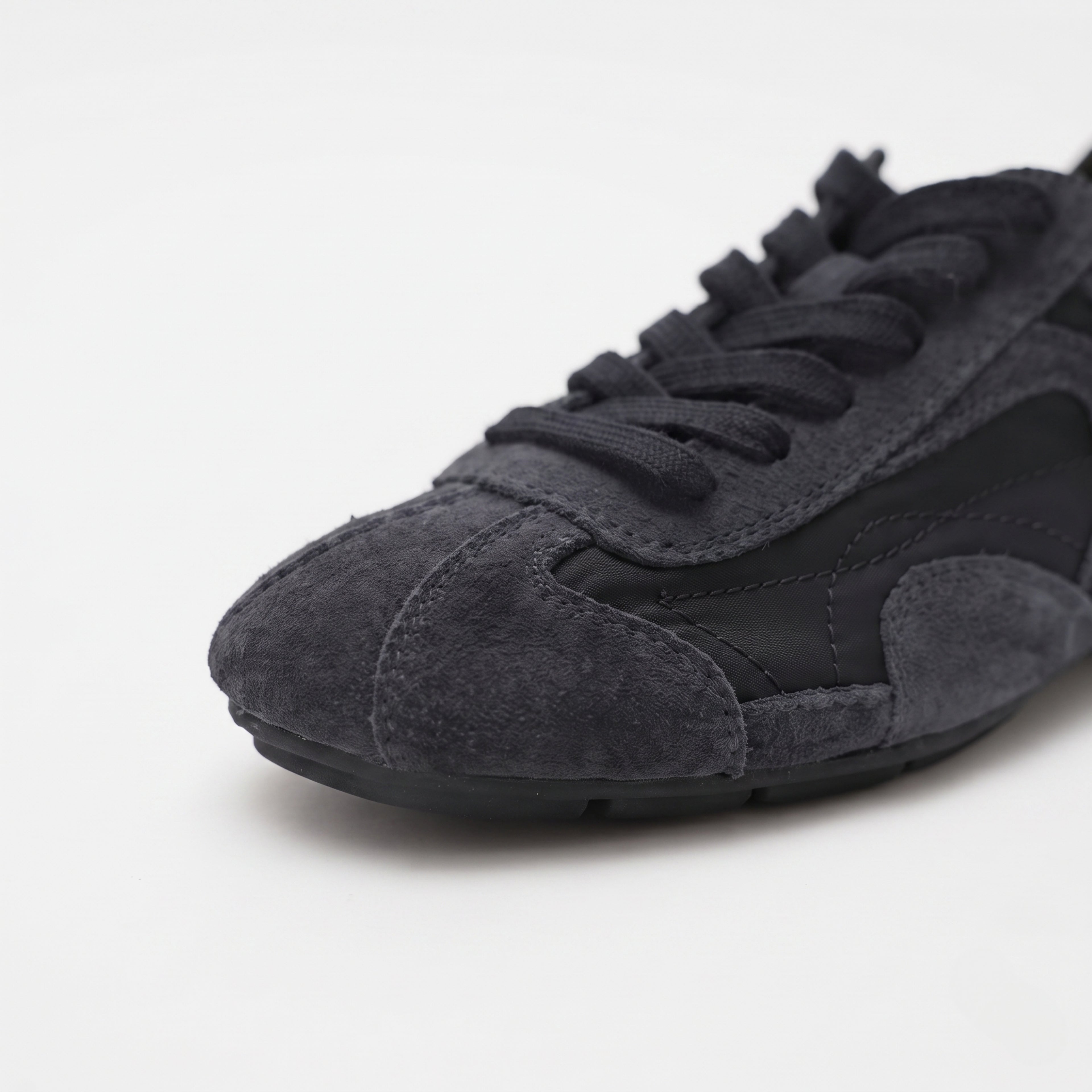 The Dual Stride Women‘s  Retro  Dark Blue Trainer