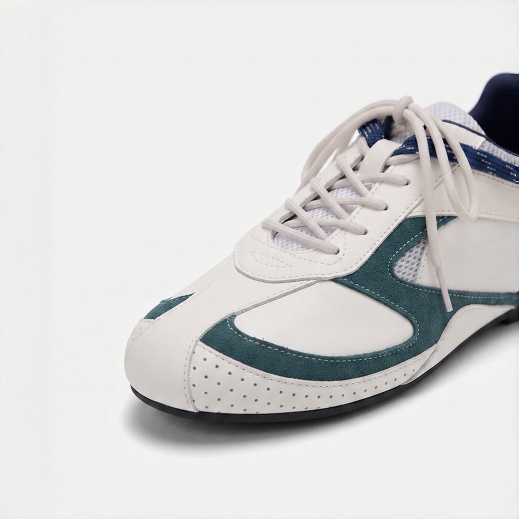 The Dual Stride Women's White Vintage Trek Retro Trainer Sneakers