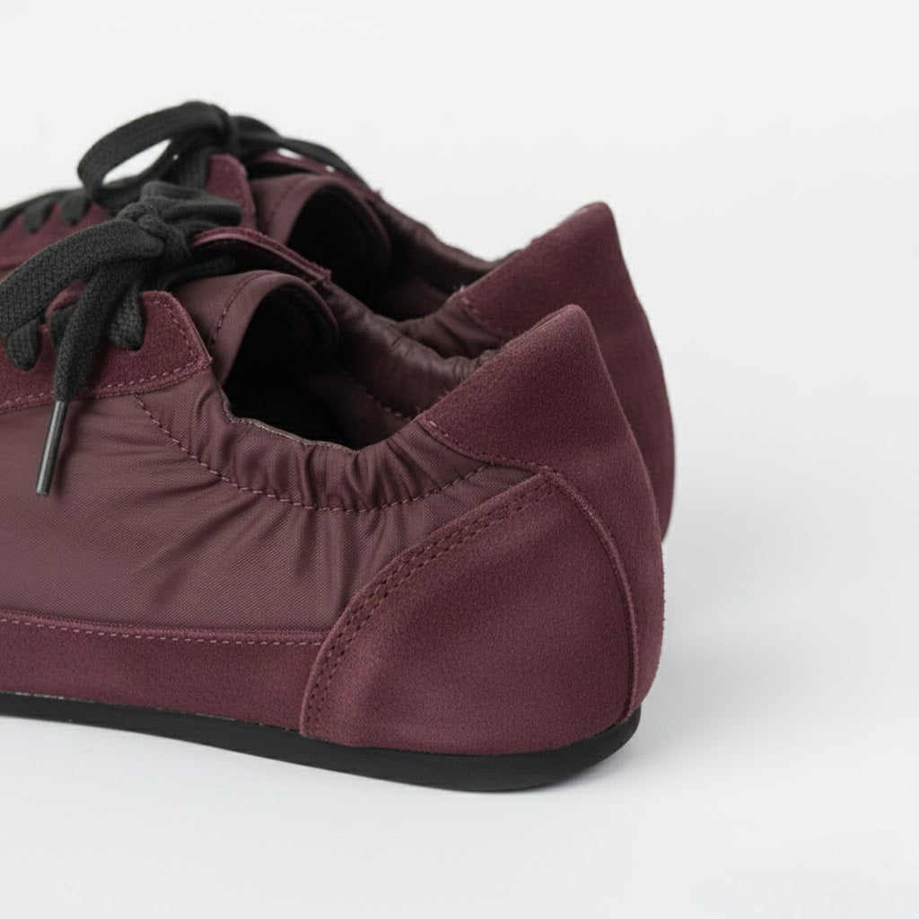 The Dual Stride Women‘s Red Light Flat Sneakers