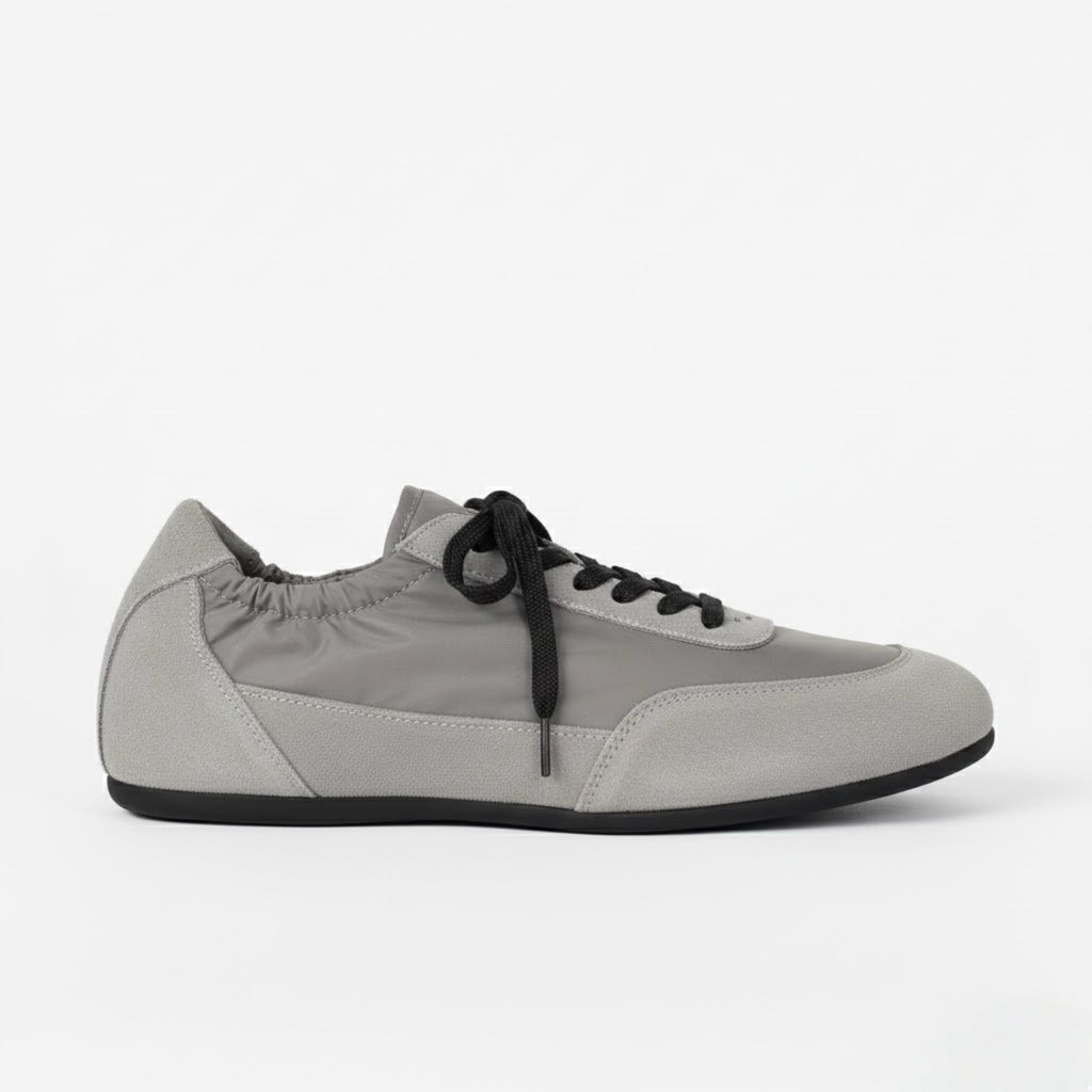 The Dual Stride Women‘s Gray Light Flat Sneakers